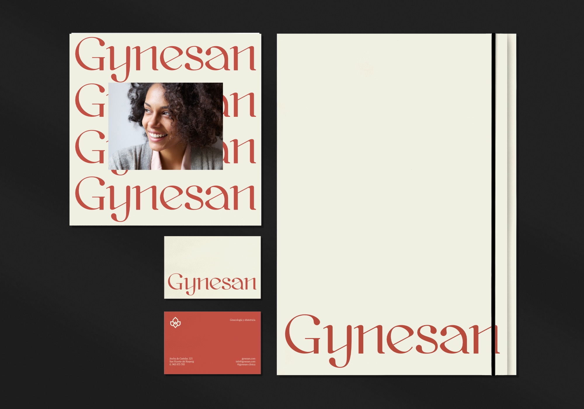 Diseño y desarrollo de identidad visual corporativa para Gynesan. Detalle papelería corporativa