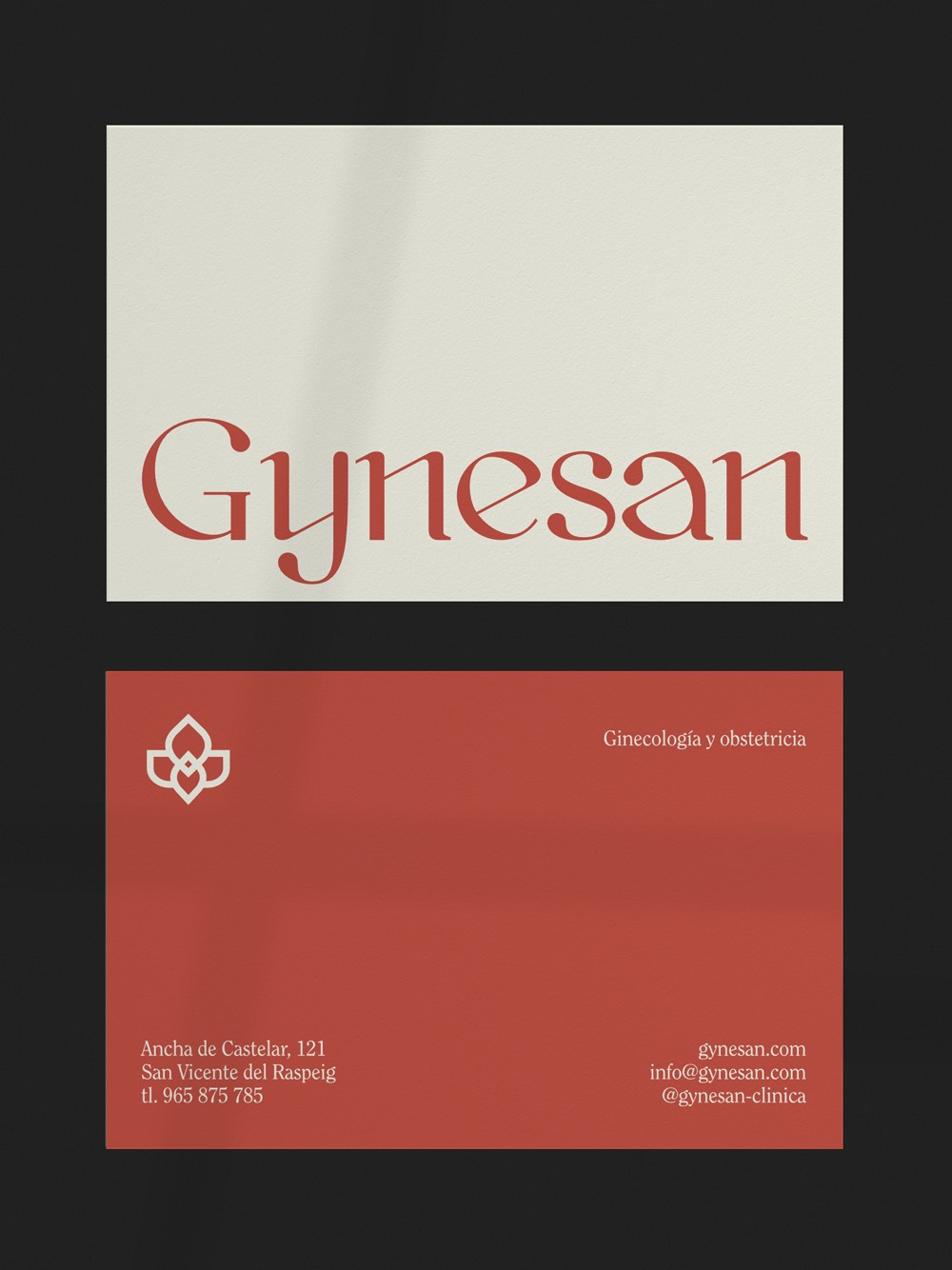 Diseño y desarrollo de identidad visual corporativa para Gynesan. Tarjeta de visita.