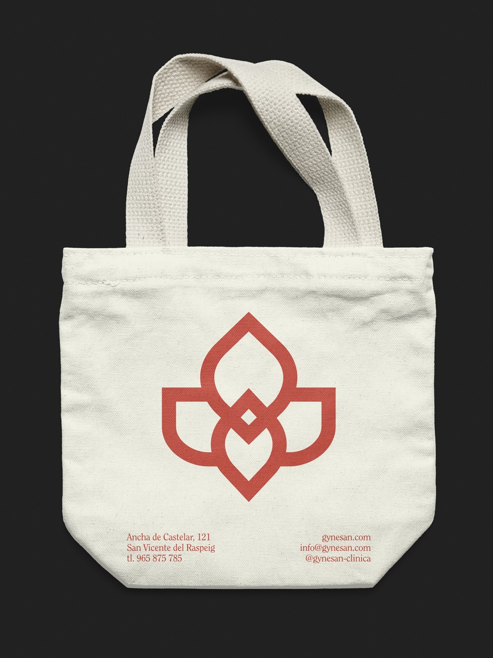 Diseño y desarrollo de identidad visual corporativa para Gynesan. Diseño de tote-bag.