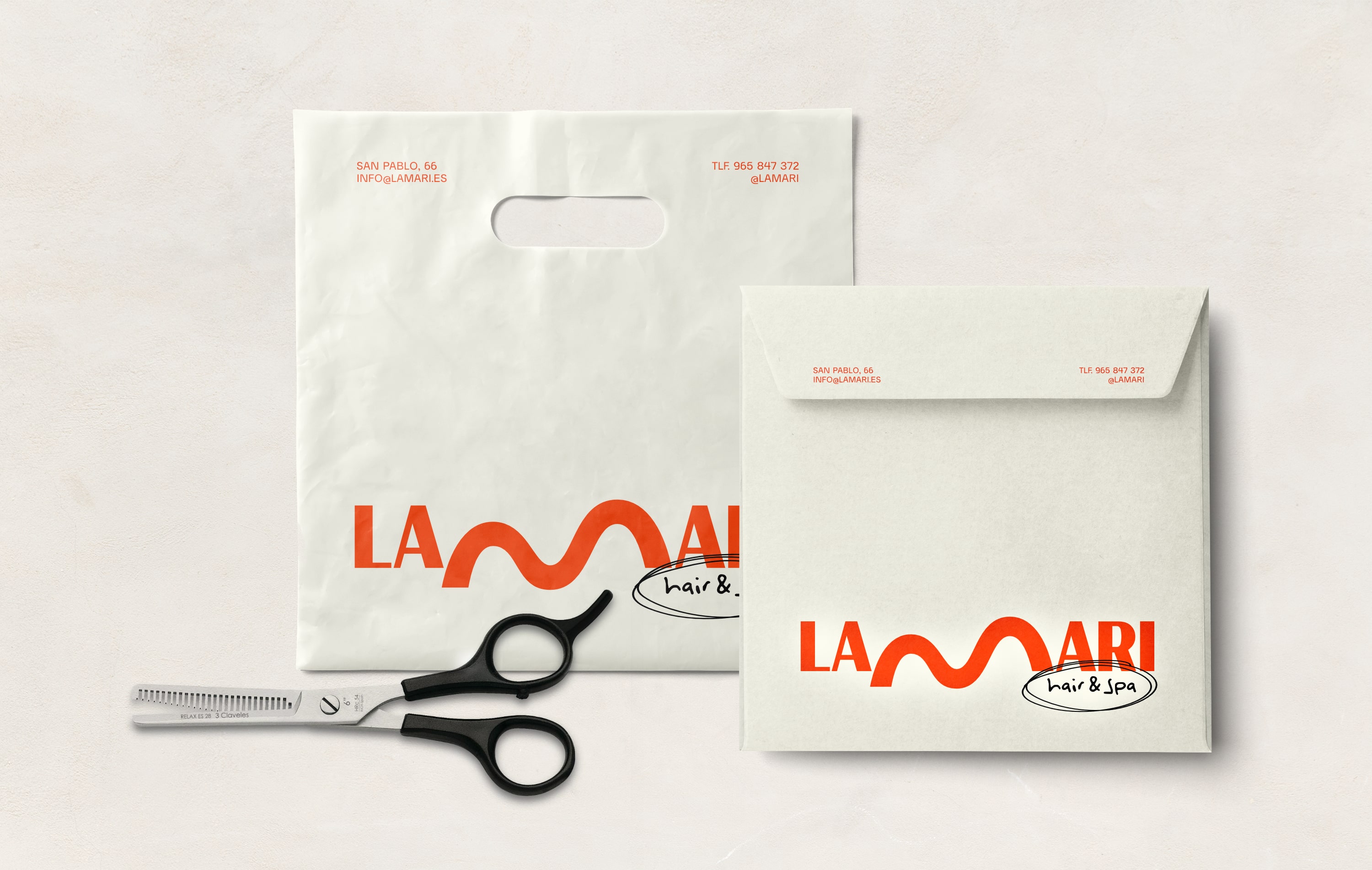 Diseño y desarrollo de identidad visual corporativa para LaMari. Detalle bolsa de plástico.