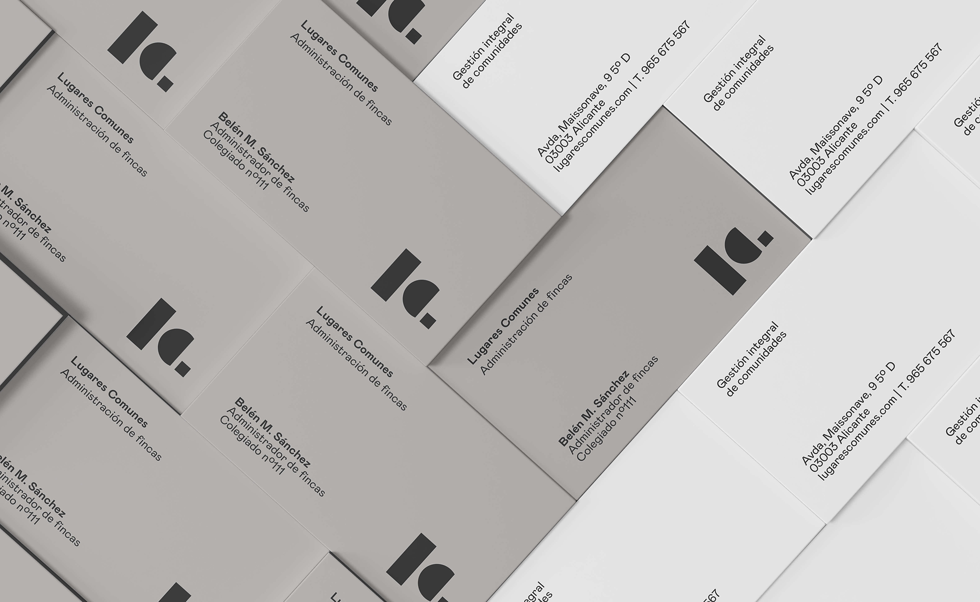 Diseño y desarrollo de identidad visual corporativa para Lugares Comunes. Detalle tarjetas de visita.