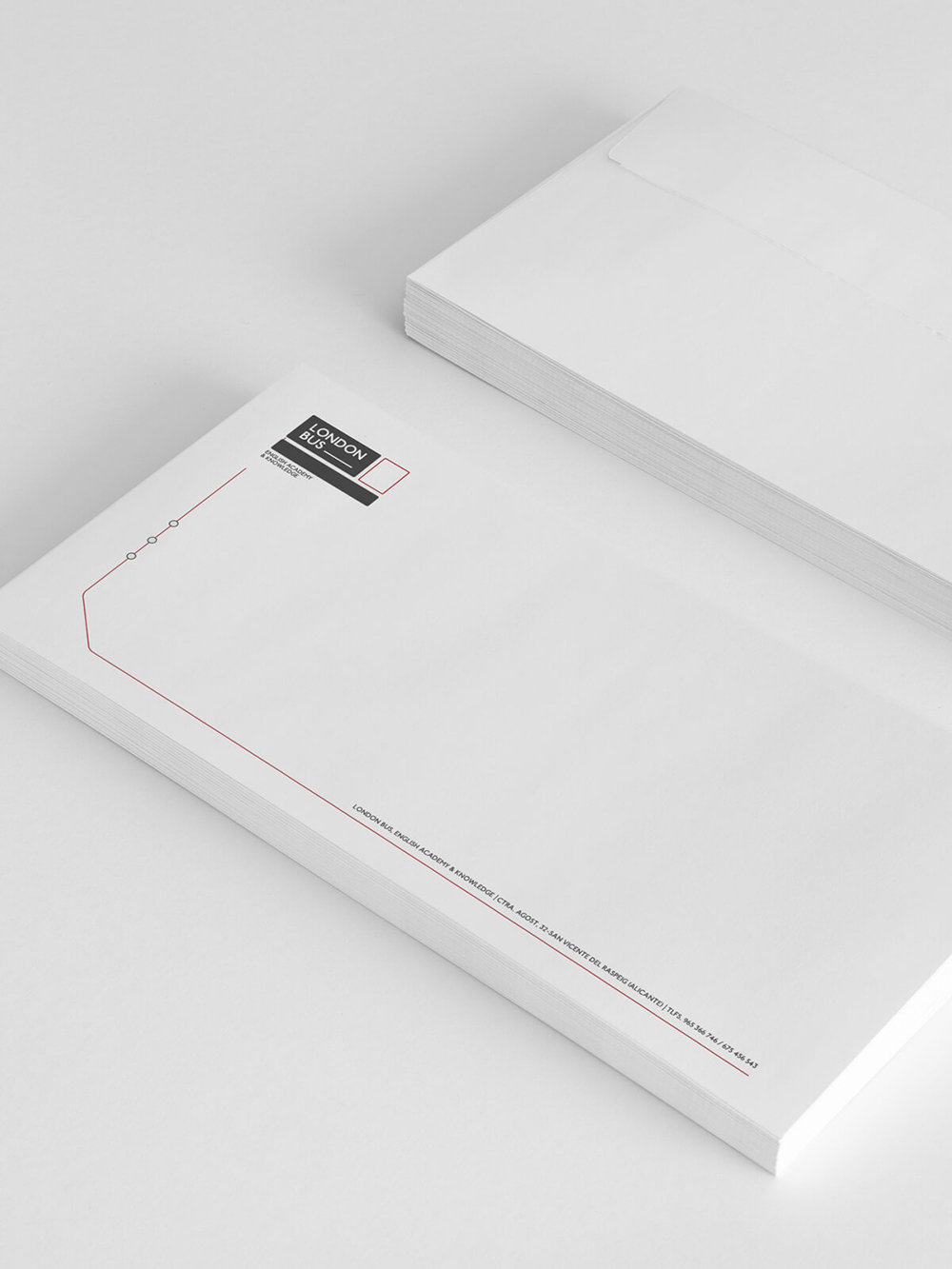 Diseño y desarrollo de identidad visual corporativa para London Bus - English academy & Knowledge. Sobre tipo.