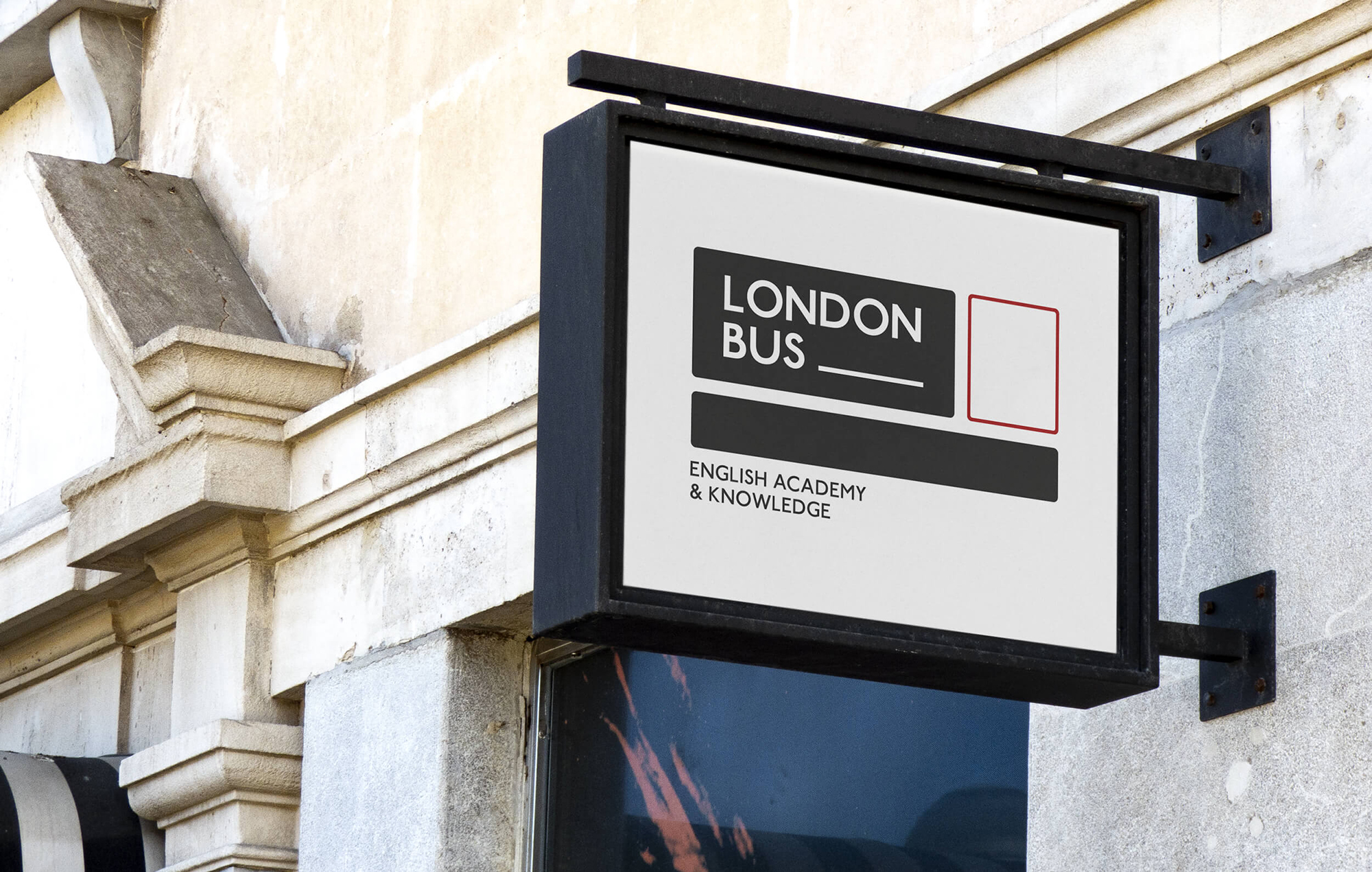 Diseño y desarrollo de identidad visual corporativa para London Bus - English academy & Knowledge. Banderola exterior.