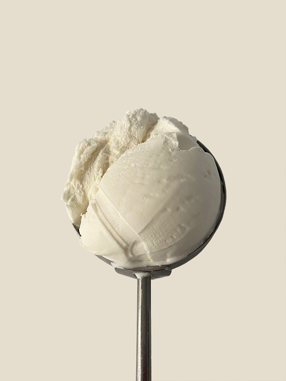 Diseño y desarrollo de identidad visual corporativa para Masiá Heladeros Artesanos. Detalle helado de nata.