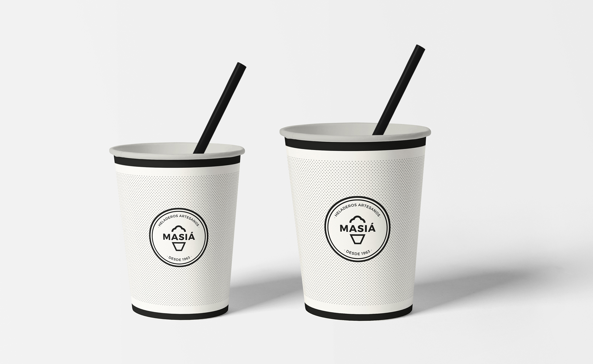 Diseño y desarrollo de identidad visual corporativa para Masiá Heladeros Artesanos. Vasos de papel.