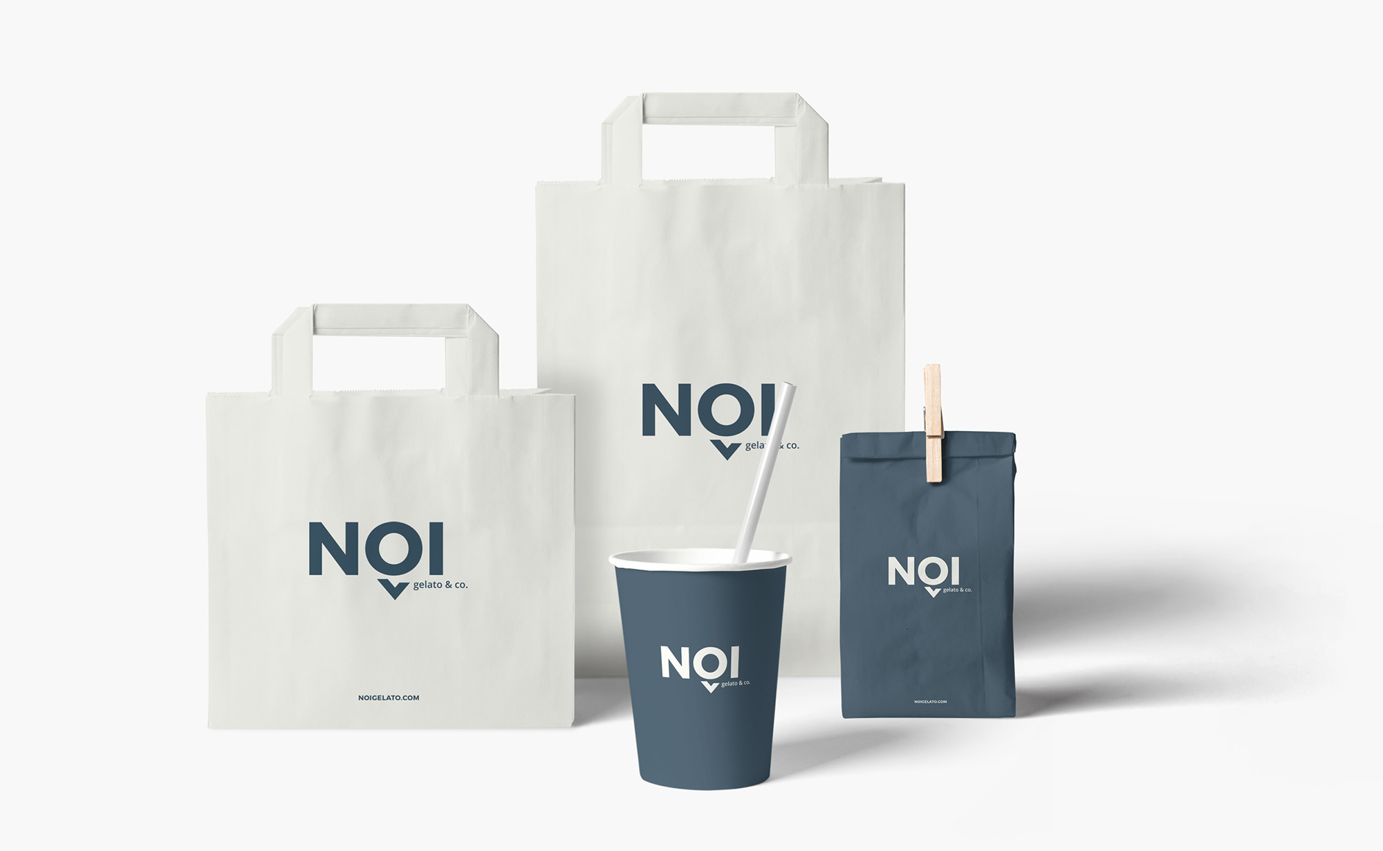 Diseño y desarrollo de identidad visual corporativa para NOI Gelato&Co. Detalle bolsas de papel.