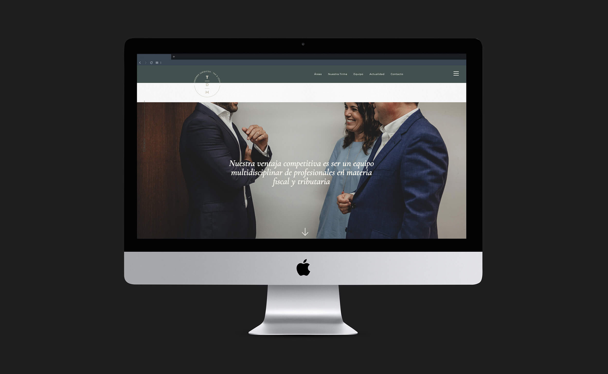 Diseño y desarrollo de website corporativo para TDM Asesores Jurídicos-Tax&Legal. Vista website iMac.
