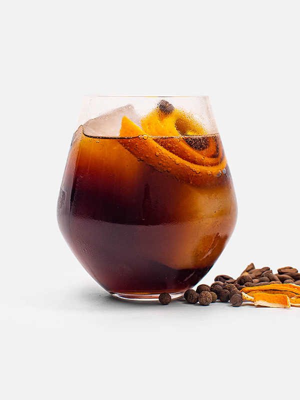 Diseño y desarrollo de packaging para Té-Tonic Experience. Fotografía cóctel Rum.